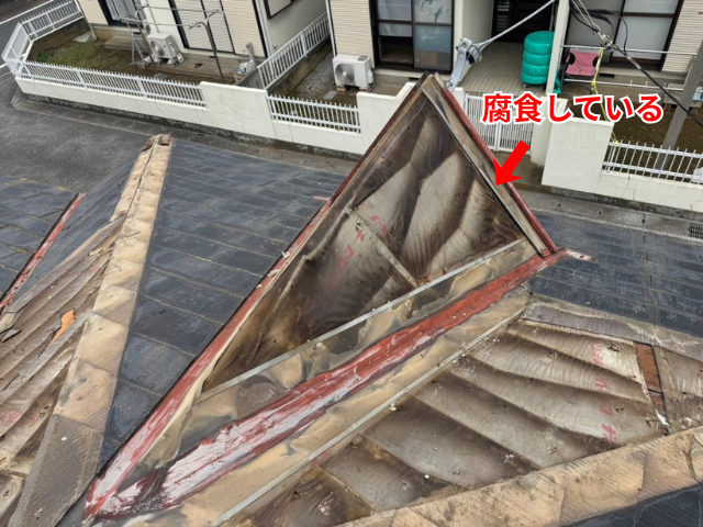 春日部市の住宅 腐食が見られる屋根の下地