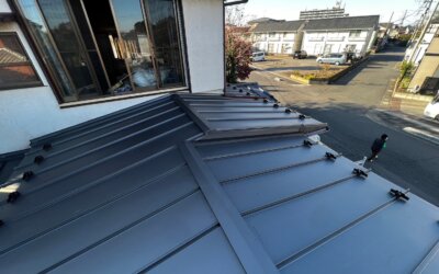 【坂東市の方へ】納屋の天井から水が垂れるならトタン屋根の葺き替え｜春日部市の事例
