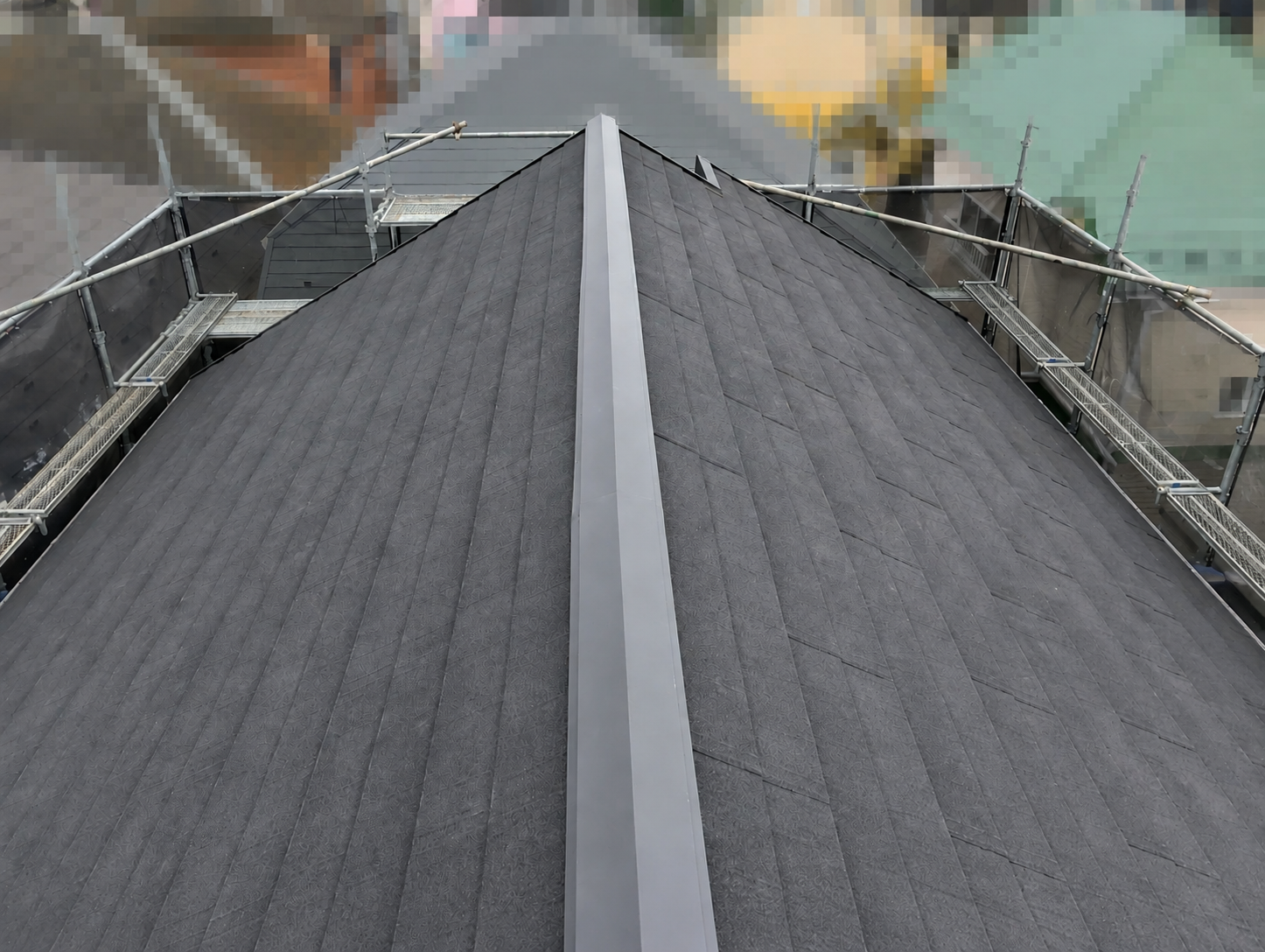春日部市の住宅 葺き替えと棟の施工を終えた屋根