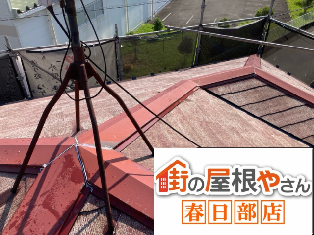 春日部市の住宅 交換前の棟板金と屋根