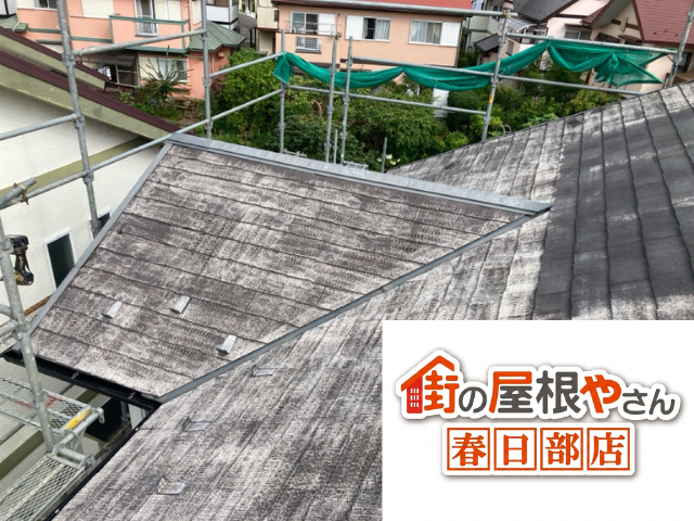 久喜市の住宅 色あせが目立つ施工前のスレート屋根
